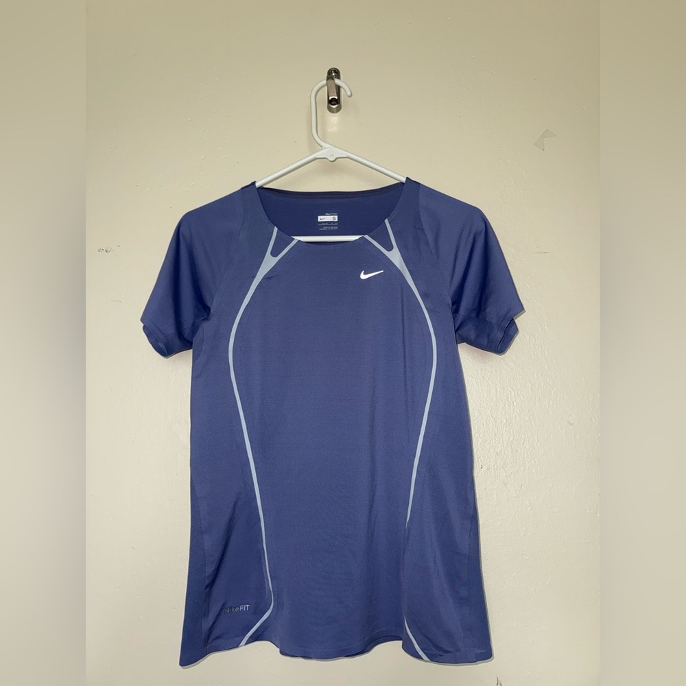 13 Athletic Tops Lululemon Nike Athleta S-XL Mixed Lot - Picture 6 of 15